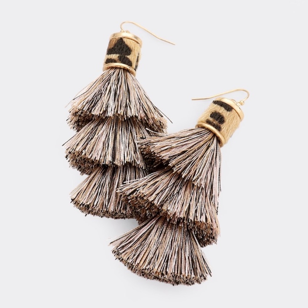 TIERED TASSEL DROP EARRINGS- Tan/ Black